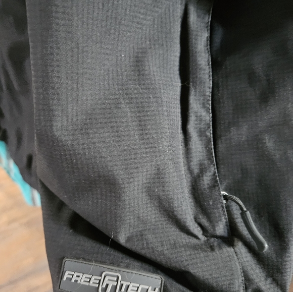Men's size medium excellent condition Free tech preformence outerwear - Picture 5 of 6